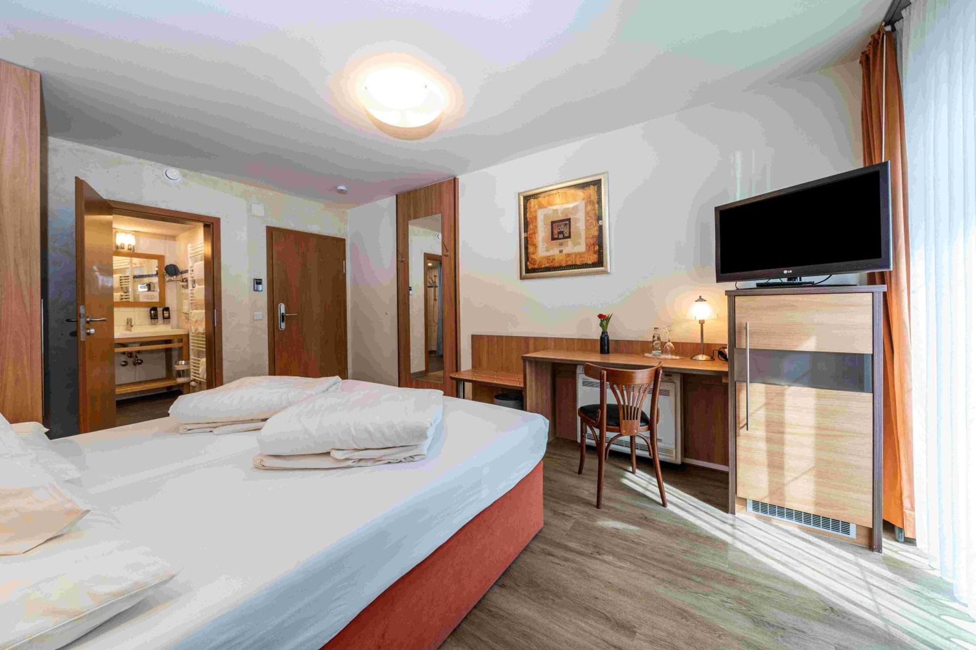 Hotel Hagnauer Hof ภายนอก รูปภาพ